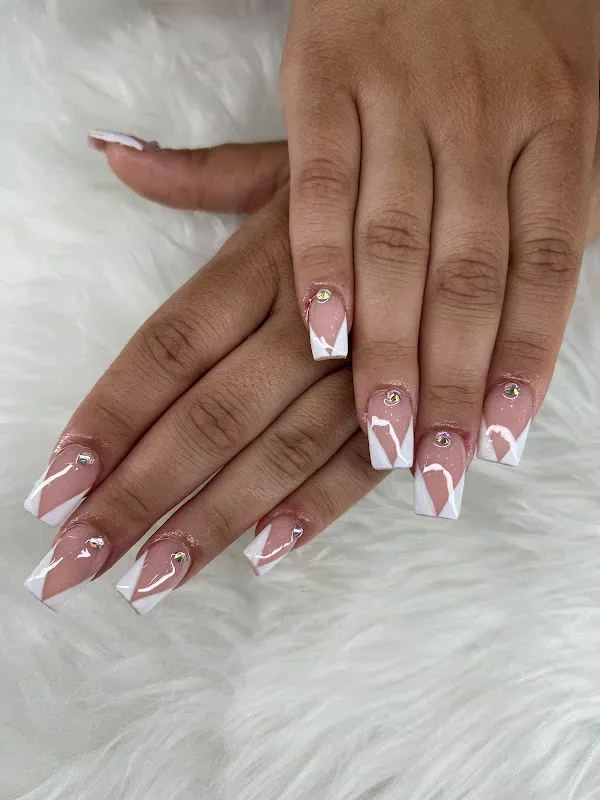 Champions Nails & Spa — Nail salon in Davenport